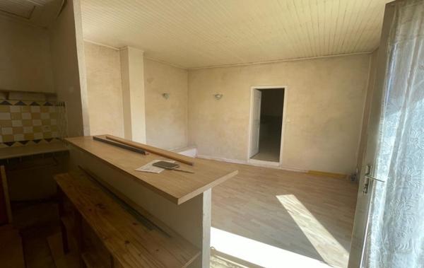 Vente Maison de village Terrasse et garage à rénover Goudargues