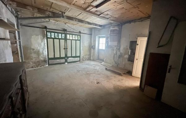 Vente Maison de village Terrasse et garage à rénover Goudargues