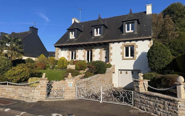 Maison à vendre    5 pièces • 167 m2 Rostrenen