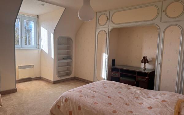 Maison à vendre    5 pièces • 167 m2 Rostrenen