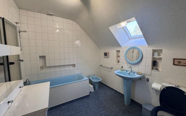 Maison à vendre    5 pièces • 167 m2 Rostrenen