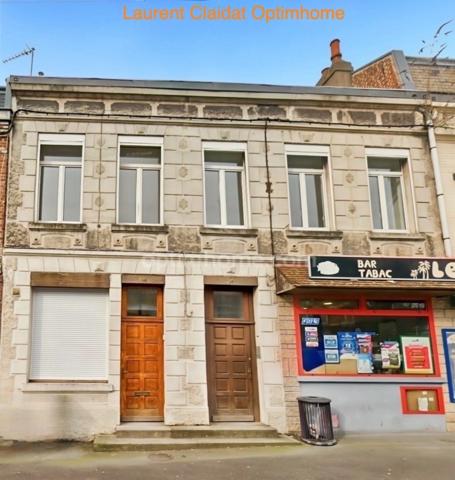 ENSEMBLE IMMOBILIER CENTRE-VILLE – 5 APPARTEMENTS ET UNE MAISON AVEC GARAGE