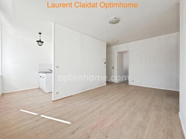 ENSEMBLE IMMOBILIER CENTRE-VILLE – 5 APPARTEMENTS ET UNE MAISON AVEC GARAGE