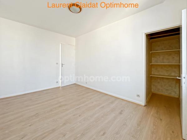 ENSEMBLE IMMOBILIER CENTRE-VILLE – 5 APPARTEMENTS ET UNE MAISON AVEC GARAGE