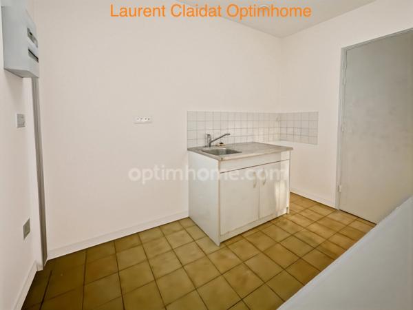 ENSEMBLE IMMOBILIER CENTRE-VILLE – 5 APPARTEMENTS ET UNE MAISON AVEC GARAGE