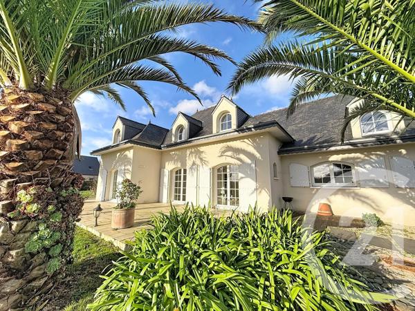 Maison à vendre  6 pièces - 205 m 2   LANNION  - 22