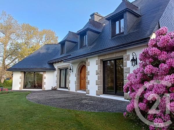 Maison à vendre  6 pièces - 205 m 2   LANNION  - 22