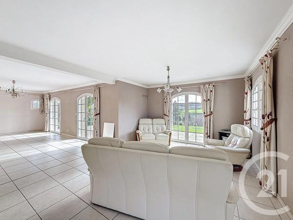 Maison à vendre  6 pièces - 205 m 2   LANNION  - 22