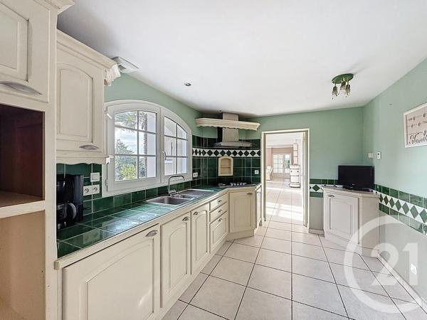 Maison à vendre  6 pièces - 205 m 2   LANNION  - 22