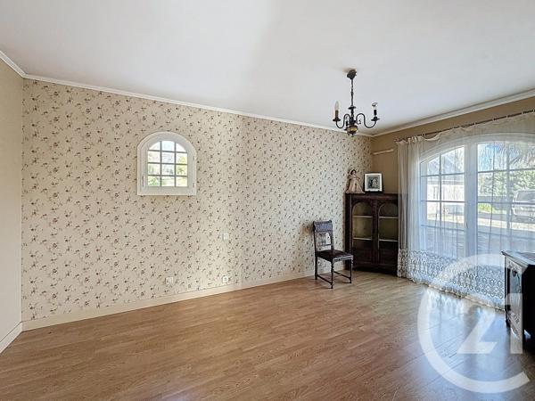Maison à vendre  6 pièces - 205 m 2   LANNION  - 22