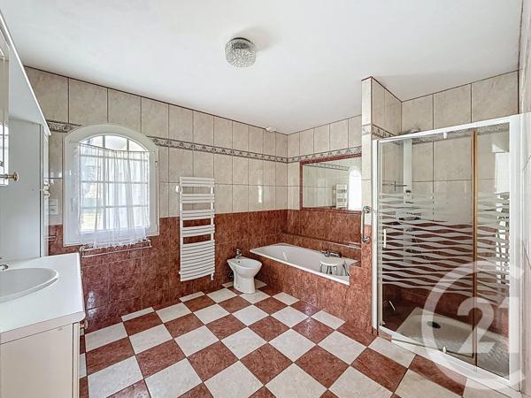 Maison à vendre  6 pièces - 205 m 2   LANNION  - 22