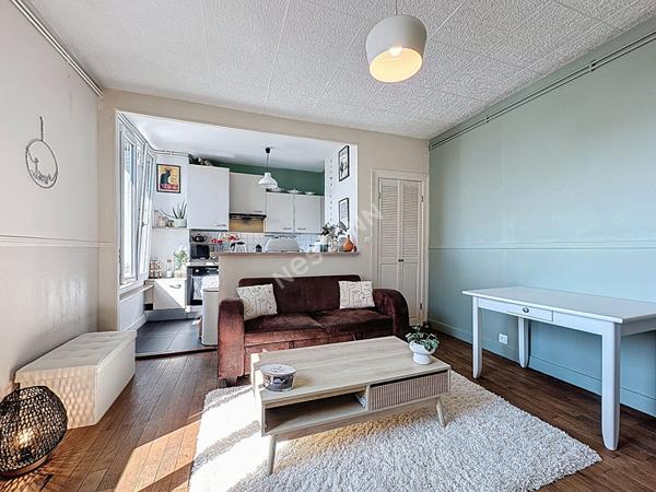 HYPER CENTRE - T2 DERNIER ÉTAGE CAVE et JARDIN COMMUN