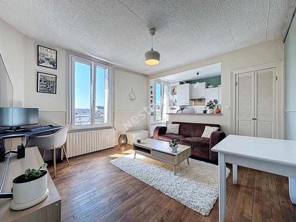 HYPER CENTRE - T2 DERNIER ÉTAGE CAVE et JARDIN COMMUN