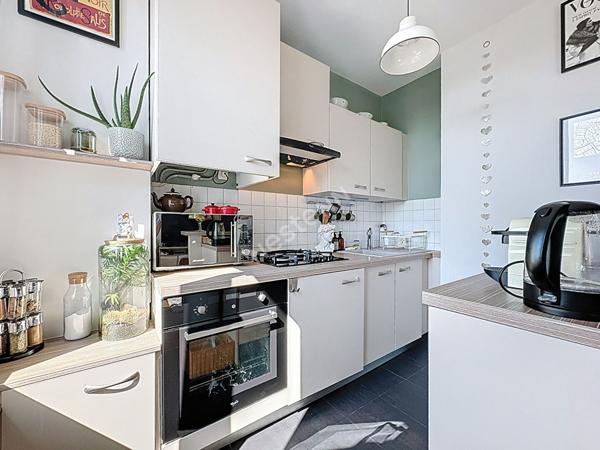 HYPER CENTRE - T2 DERNIER ÉTAGE CAVE et JARDIN COMMUN