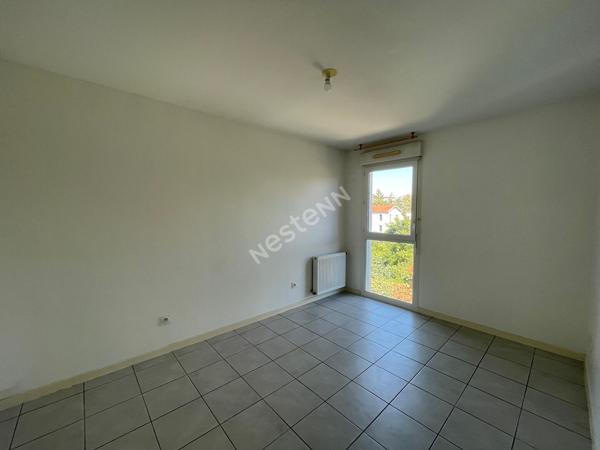 Appartement avec une chambre et un balcon, à proximité clinique mermoz