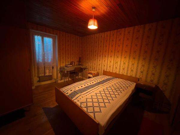 MAISON TRÈS SAINE AVEC DÉPENDANCES ? 4 CHAMBRES ? 893 m² DE TERRAIN