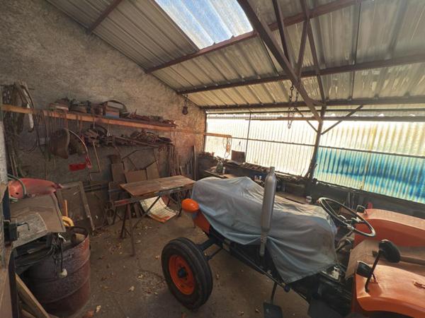 MAISON TRÈS SAINE AVEC DÉPENDANCES ? 4 CHAMBRES ? 893 m² DE TERRAIN