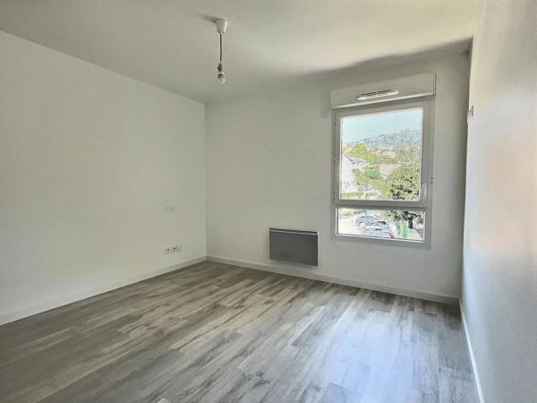 NOUVEAUTÉ – Dernier étage en hyper-centre de Bonne