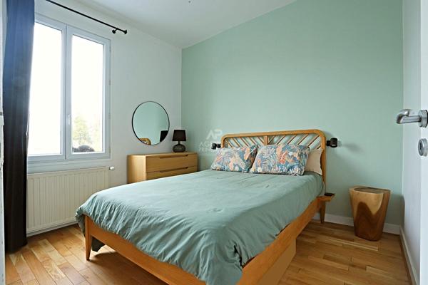 Maison Nanterre 5 pièce(s) €750 000 ** - Référence 15195