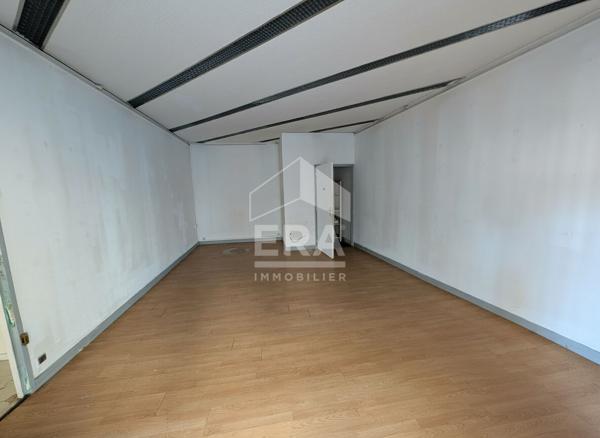 Immeuble à vendre au coeur de Montpon-Ménestérol - 6 pièces, 200 m² - Travaux à prévoir