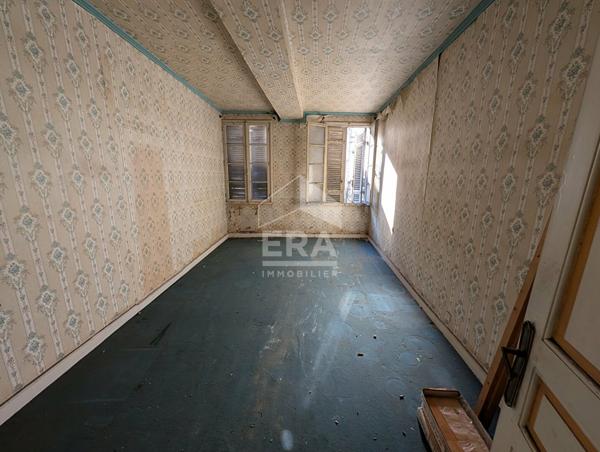 Immeuble à vendre au coeur de Montpon-Ménestérol - 6 pièces, 200 m² - Travaux à prévoir