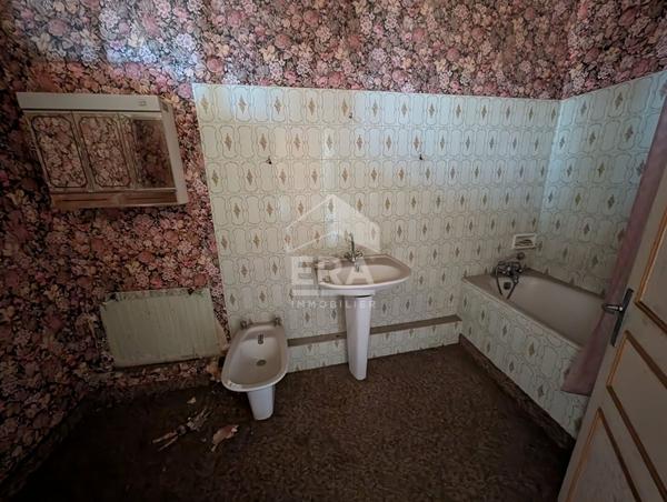 Immeuble à vendre au coeur de Montpon-Ménestérol - 6 pièces, 200 m² - Travaux à prévoir