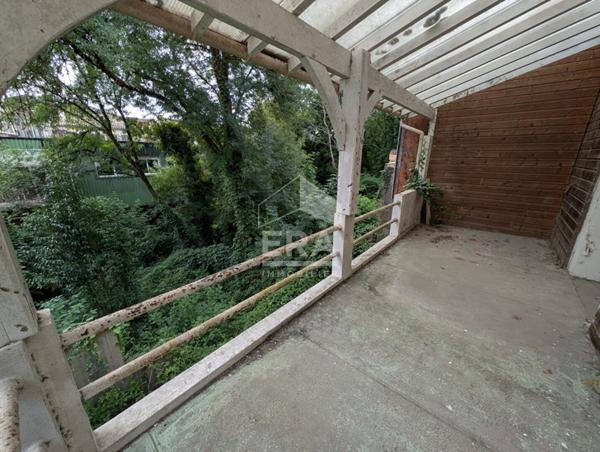 Immeuble à vendre au coeur de Montpon-Ménestérol - 6 pièces, 200 m² - Travaux à prévoir