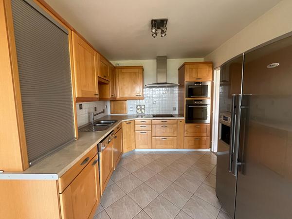 Appartement Pontoise 4 pièce(s) 90.32 m2 €215 000 ** - Référence 10894