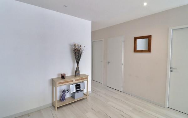 Maison à vendre    5 pièces • 123 m2 Arandon
