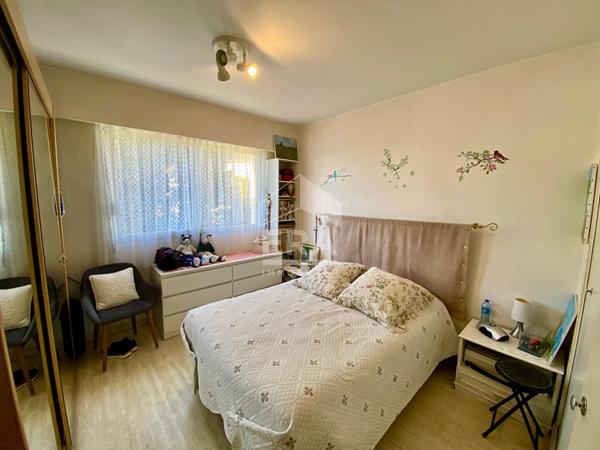Appartement 2 pièces à vendre à Vence avec vue mer et verdure