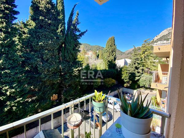 Appartement 2 pièces à vendre à Vence avec vue mer et verdure