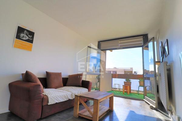 A Louer EN EXCLUSIVITÉ GRAND T2  PROCHE FACULTÉ TIMONE  LUMINEUX  TRAVERSANT SUD CALME  2 BALCONS  IDÉAL INVESTISSEUR