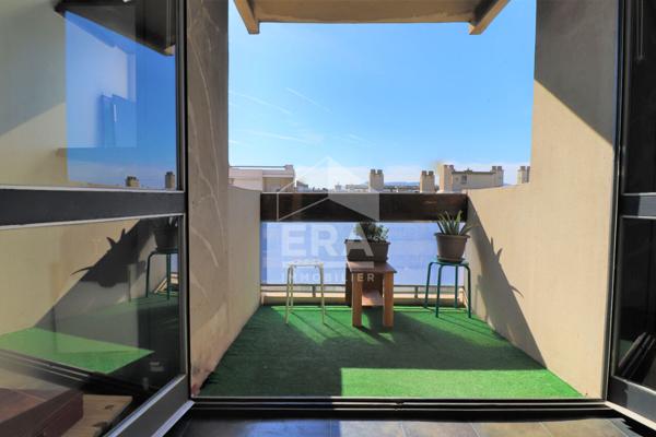 A Louer EN EXCLUSIVITÉ GRAND T2  PROCHE FACULTÉ TIMONE  LUMINEUX  TRAVERSANT SUD CALME  2 BALCONS  IDÉAL INVESTISSEUR