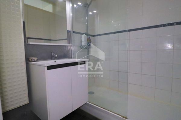 A Louer EN EXCLUSIVITÉ GRAND T2  PROCHE FACULTÉ TIMONE  LUMINEUX  TRAVERSANT SUD CALME  2 BALCONS  IDÉAL INVESTISSEUR