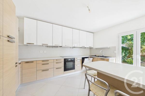 Maison à vendre  4 pièces - 96,70 m 2   EYSINES  - 33