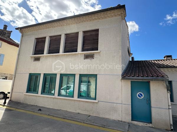 Immeuble de bureaux de 212 m²