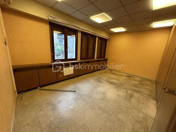 Immeuble de bureaux de 212 m²