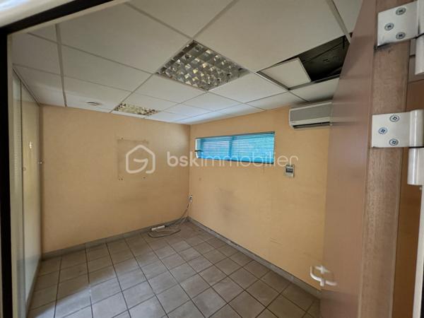 Immeuble de bureaux de 212 m²