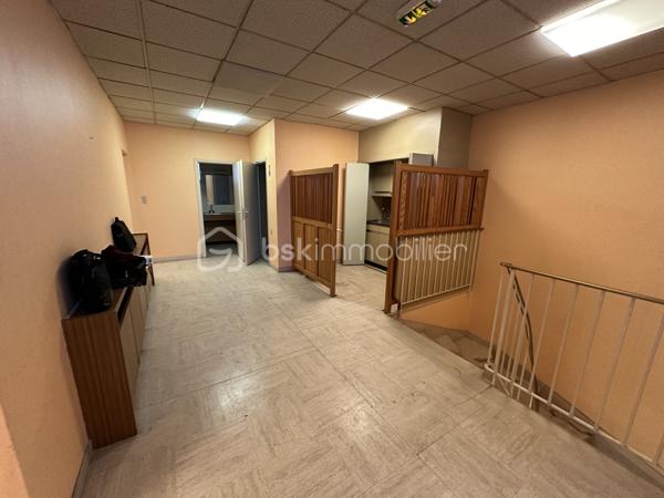 Immeuble de bureaux de 212 m²