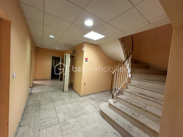 Immeuble de bureaux de 212 m²