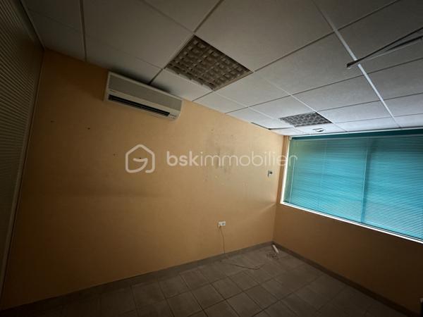 Immeuble de bureaux de 212 m²