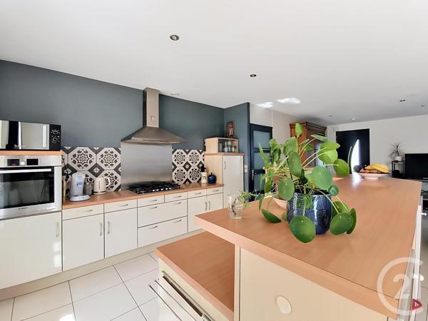 Maison à vendre  6 pièces - 126,59 m 2   BUXEROLLES  - 86