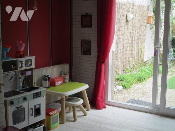 Maison à usage mixte professionnel et habitation de 105.3 m2,