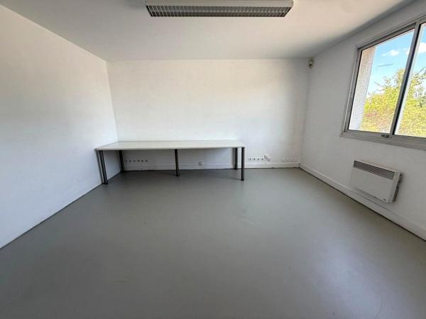 Vente murs / Local Industriel / Bâtiment à Évreux (27000)