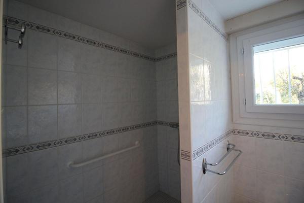 Maison à La Roche Chalais 6 pièce(s) d'environ 170 m2 habitables, avec garage et jardin