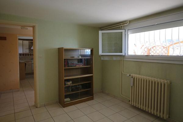 Maison à La Roche Chalais 6 pièce(s) d'environ 170 m2 habitables, avec garage et jardin