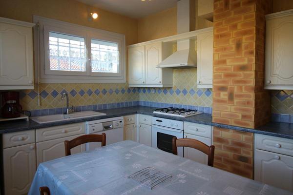 Maison à La Roche Chalais 6 pièce(s) d'environ 170 m2 habitables, avec garage et jardin