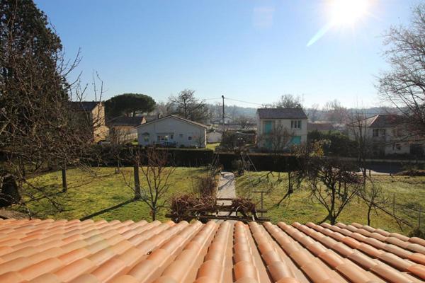 Maison à La Roche Chalais 6 pièce(s) d'environ 170 m2 habitables, avec garage et jardin