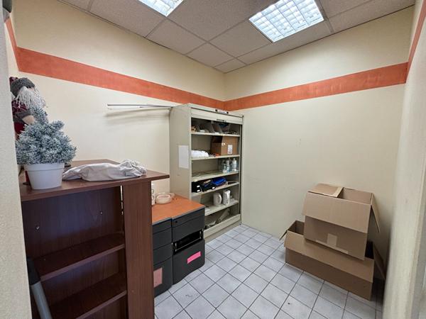 Local commercial Aytré centre proche Mairie place des Charmilles
