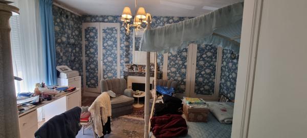 UNE MAISON DE VILLE BOURGEOISE AVEC PISCINE ET GARAGES EN CENTRE VILLE DE BLOIS 219.58 m2